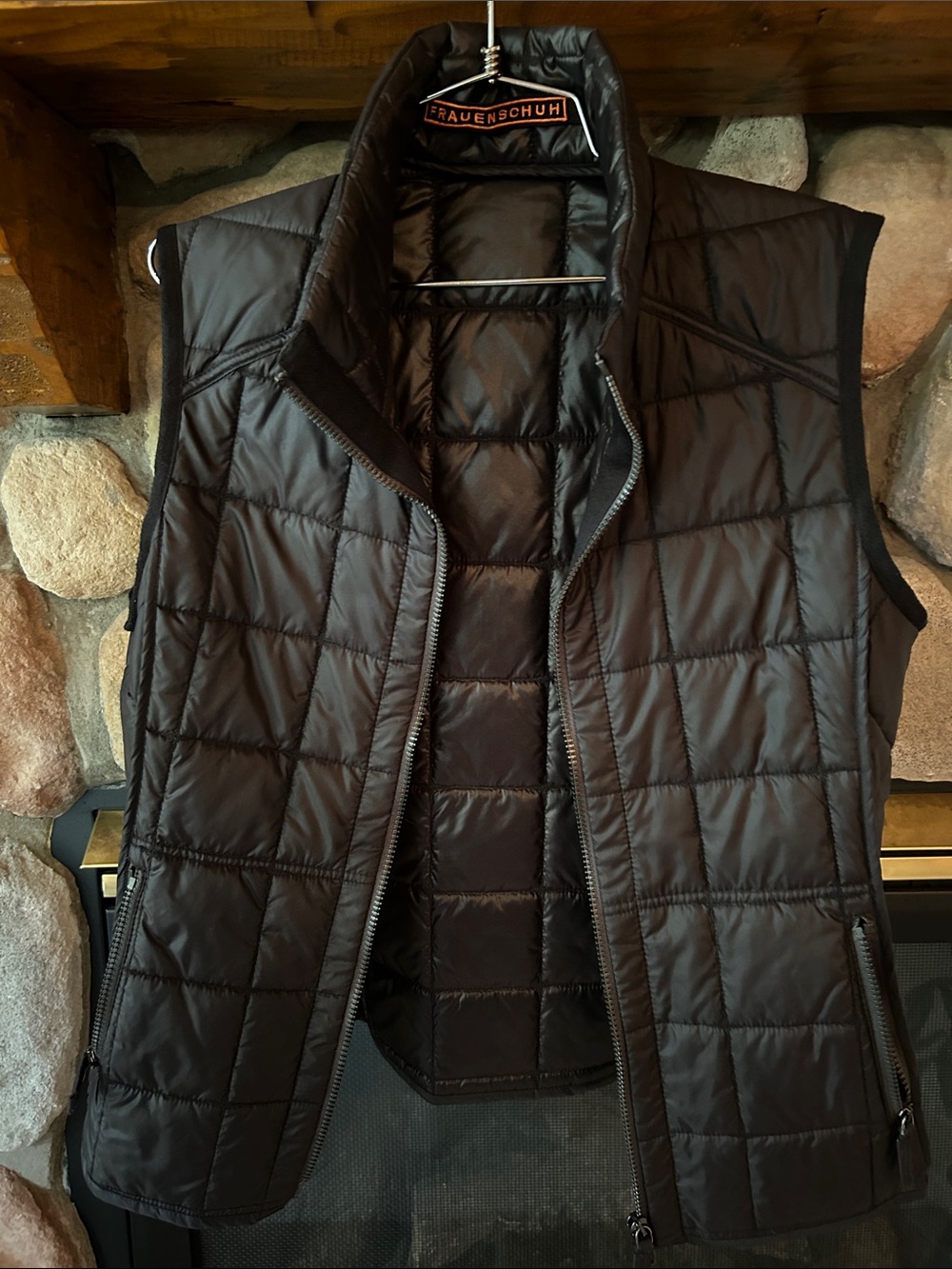 Frauenschuh Women’s Quilted Black Puffer Vest, Size 10